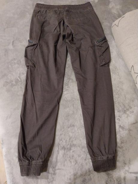 Nohavice č.176, chapter young,176