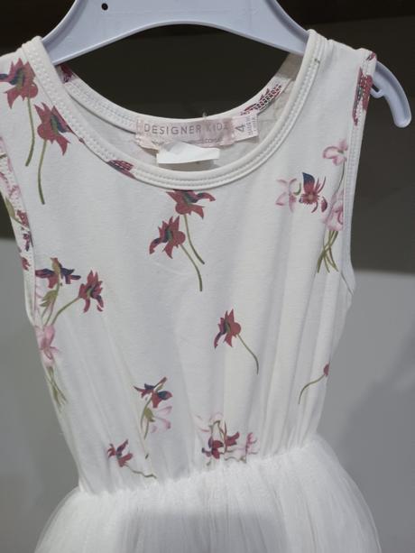 Letné šaty s tylovou sukňou, 104