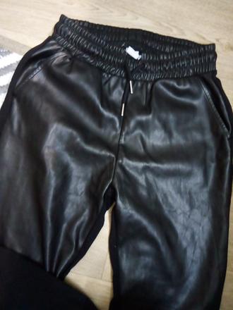 Vymakané kožené nohavice na gumu xs/m, s