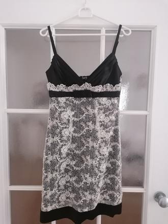 Spoločenské krajkovane šaty, s