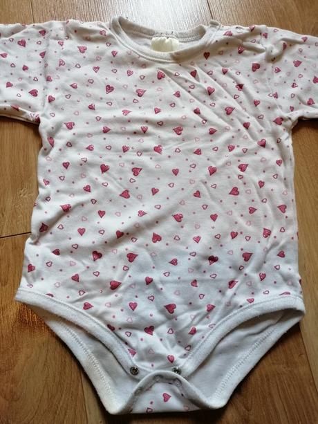 Srdiečkové bodynko, 74