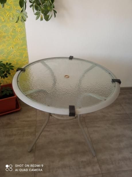 Stôl sklenený záhradný 93 cm, 