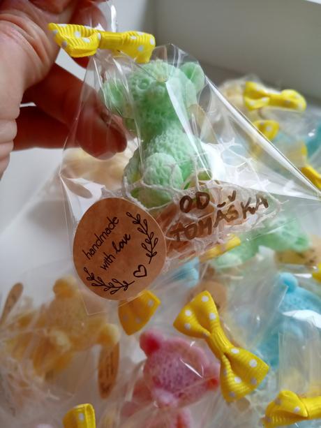 Darčeky do škôlky,školy k sviatku-mydielka mackov, 