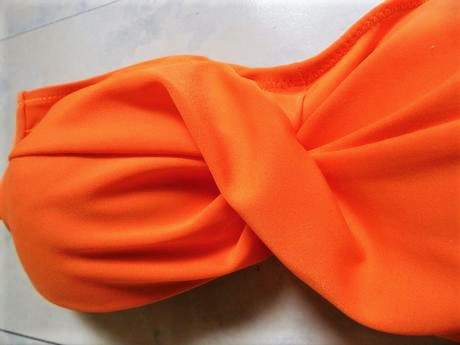 Neónkový vršok k plavkám, m