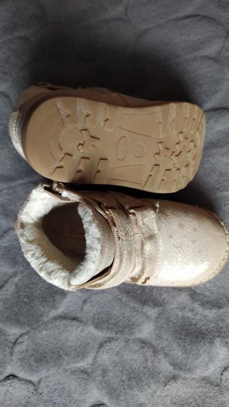 Zimne topanky, nelli blu,23