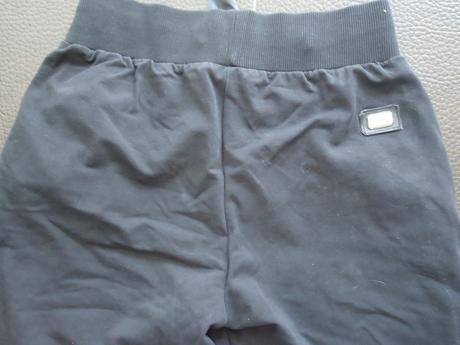 Tepláky mačkami na kolenách, s