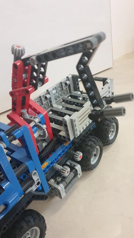 Skladačka - na chlp ako lego terénny náklaďák 8273,