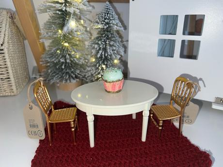 Zlaté stoličky maileg 2ks,