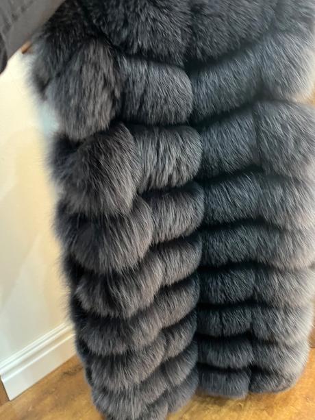 Kožušinová vesta, m / s