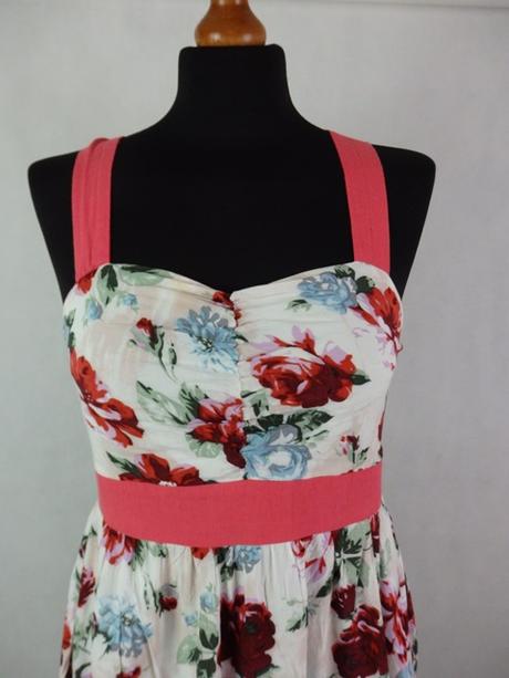 Kvalitné letné šaty, 38