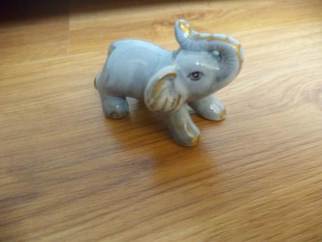 Keramický malý sloník, 