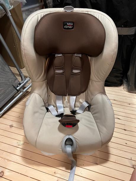 Autosedacka romer, römer