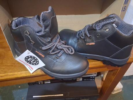 Pracovné topánky kožené nové wintoperk s visačkou, 41