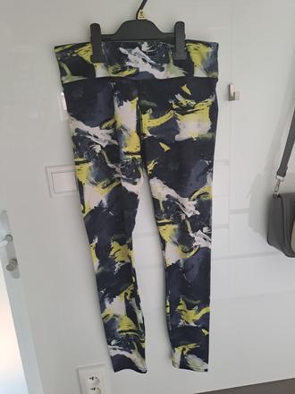 Dámske športové leginy, 42