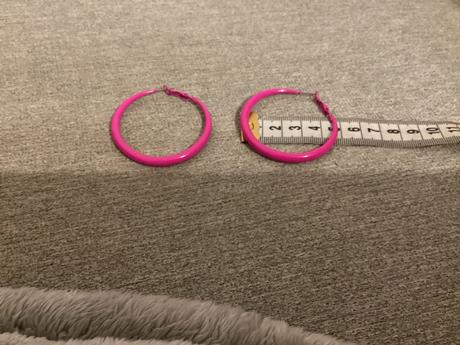 Ružové náušnice, 