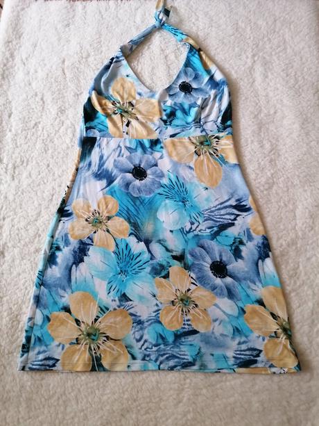 Šaty so zavezovanim, 