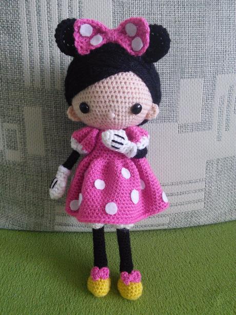 Háčkovaná bábika minnie, 