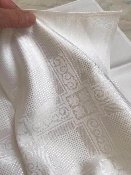 Slávnostný damaškový obrus 100 x 100,