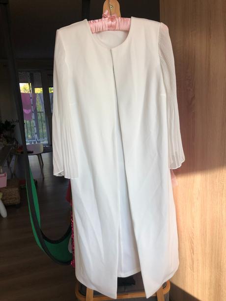 Šaty s módnou ozdobou, bonprix,40