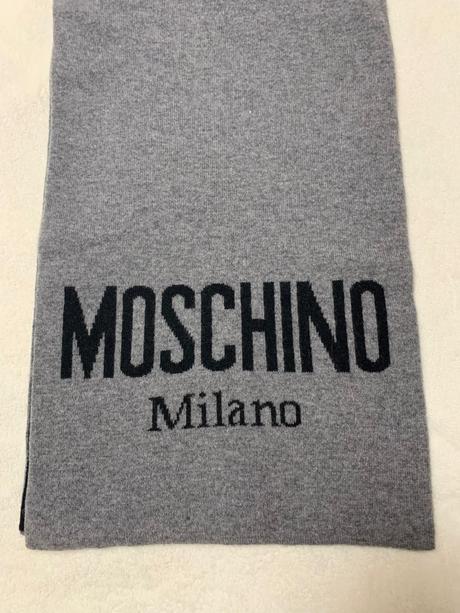 Čiernosivý vlnený šál zn. moschino originál, moschino