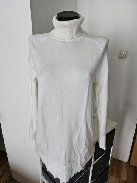 Svetrove saty, reserved,s