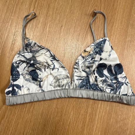 Saténová podprsenka, m