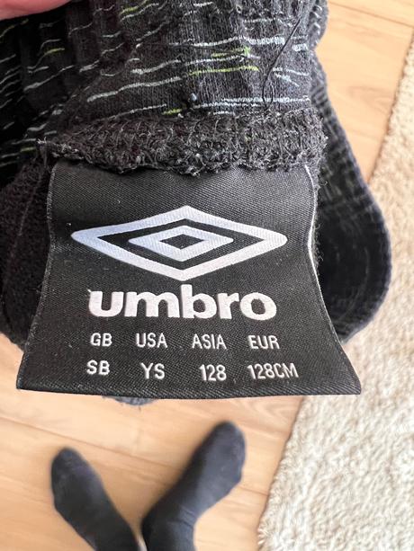 Krátke nohavice umbro č. 128, umbro,128
