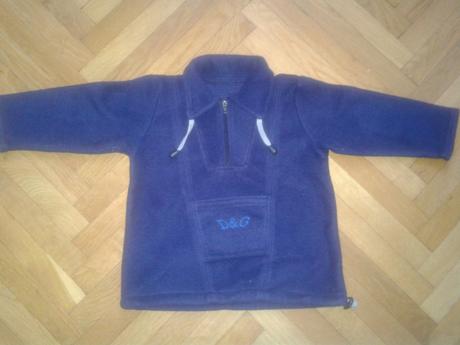 Tmavomodrá mikina, 92