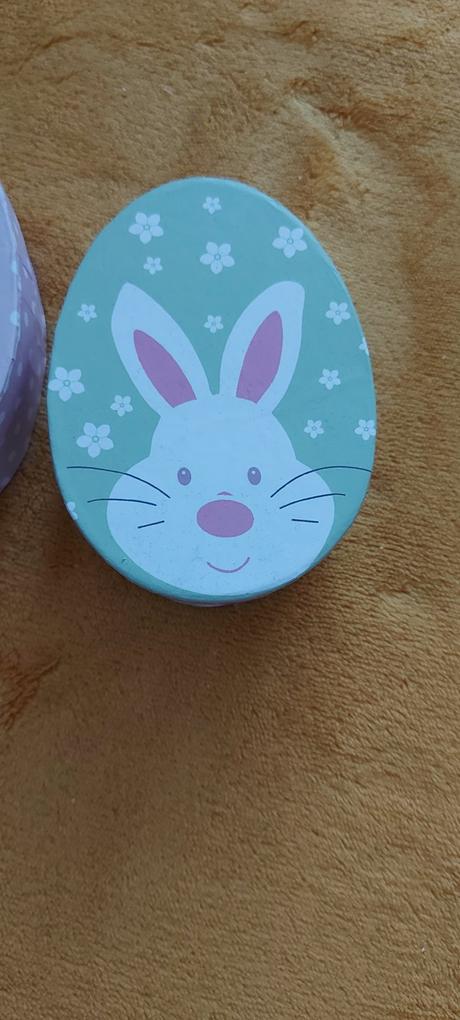 Krabičky veĺkonočné, plastové vajíčka v košíku,dre, 