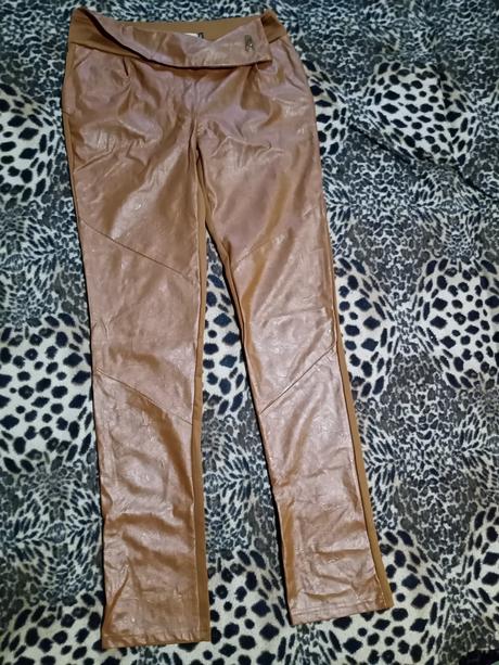 Štýlové nohavice, 42