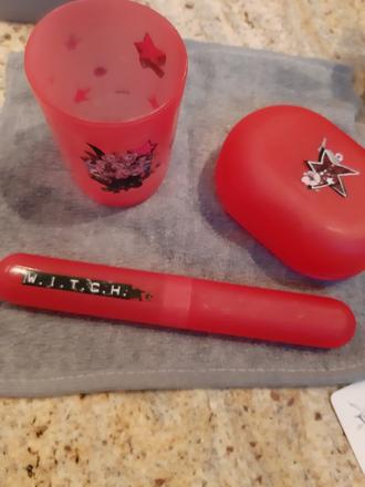 Hygienicķý set vrátane poštovného,