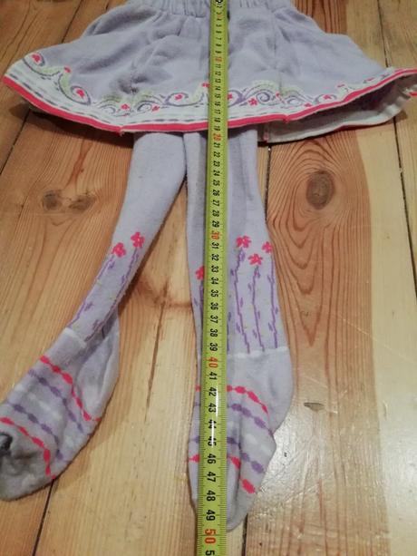 Pančušky so suknou, 92