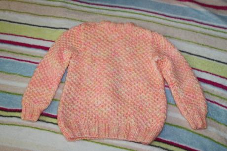 Pulover so vzorom vcelieho plastu, 116