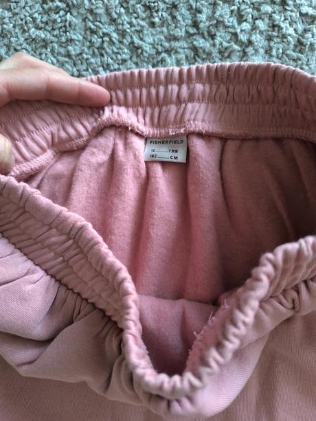 Teplá sukňa, gate,152