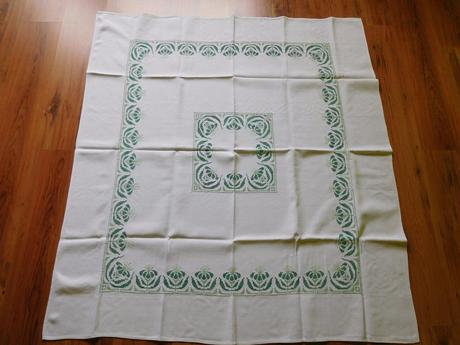 Vidiecký obrus ručne vyšívaný -123  x 136 cm,, 