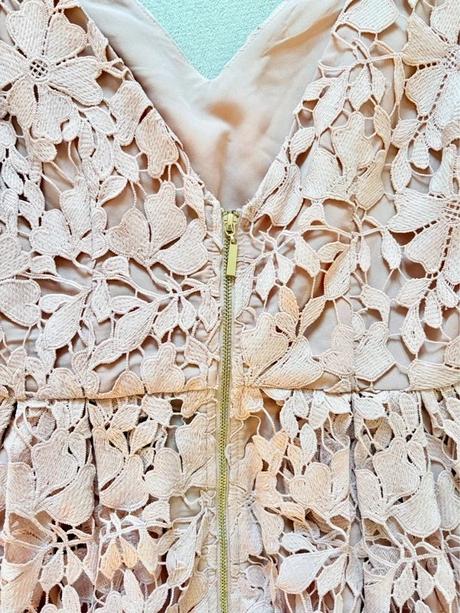 Luxusné čipkované šaty v púdrovo-ružovej farbe, mohito,xs