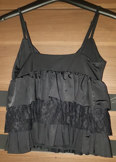 Čierny top, calliope,s