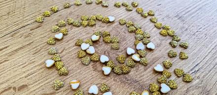 Ozdobné kamienky - srdiečka - drsné - zlaté - 8 mm, 