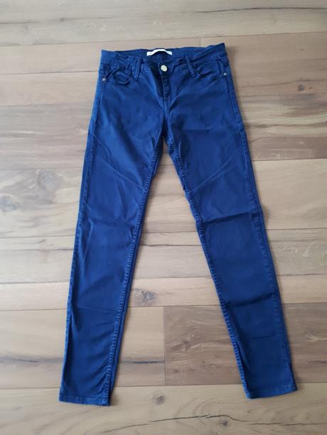 Tmavomodré rifle, stradivarius,36