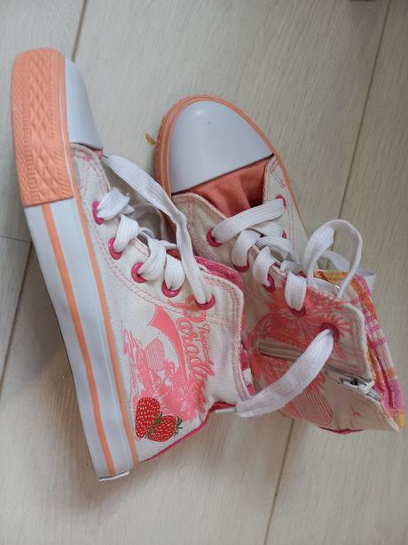 Dievčenské tenisky, 31