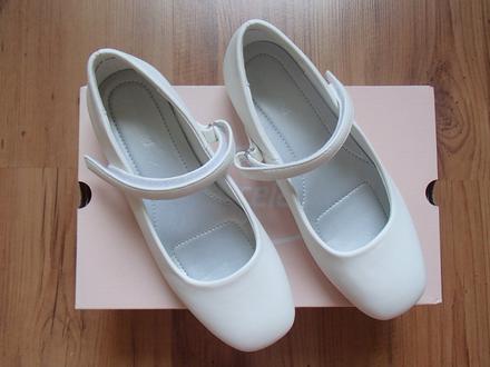 Topánky na prvé sväté prijímanie, graceland,32