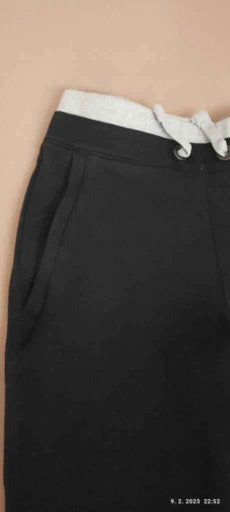 Tepláky, domyos,122