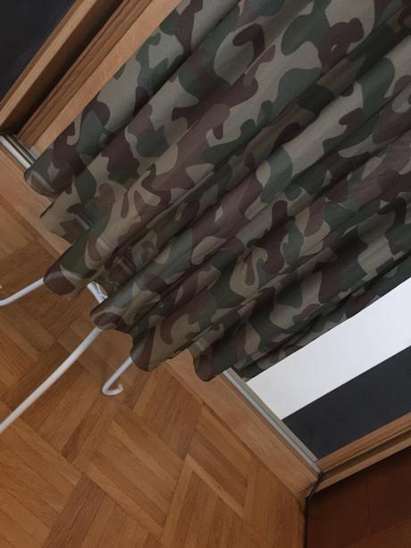 Jemnucke maskacove saty s dlhým rukavom, s