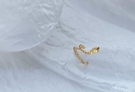 Pozlátená náušnica had, 