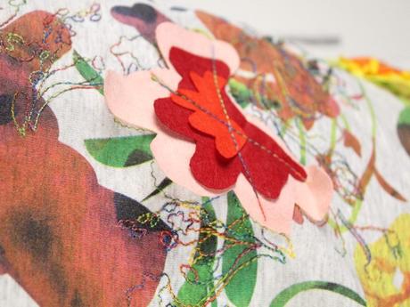 S výšivkou a nášivkami tričko mamatayoe veľ. s, s