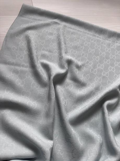 Gucci - modrý šál, 