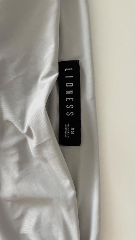 Lioness koktejlové minišaty sivomodré xs 34, xs