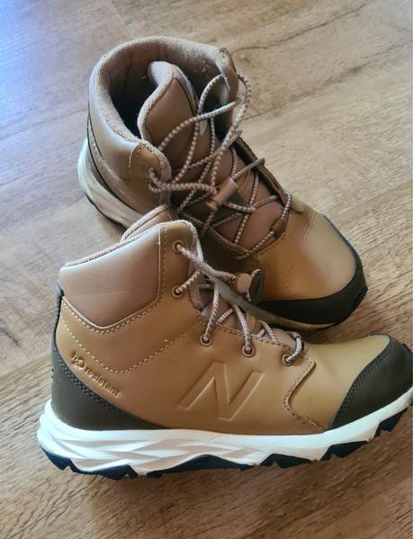 Outdoorové topánky, new balance,33