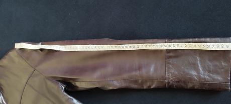 Kožená bunda nenosená, s