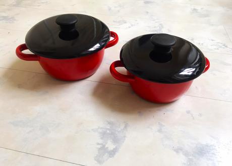 Smaltované kastróliky s pokrievkami, 